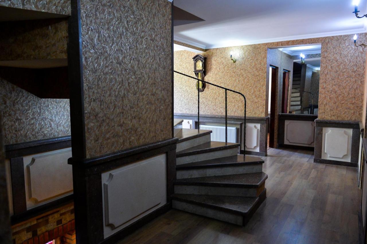 Chateau Chikovani Hotel Gordi Buitenkant foto