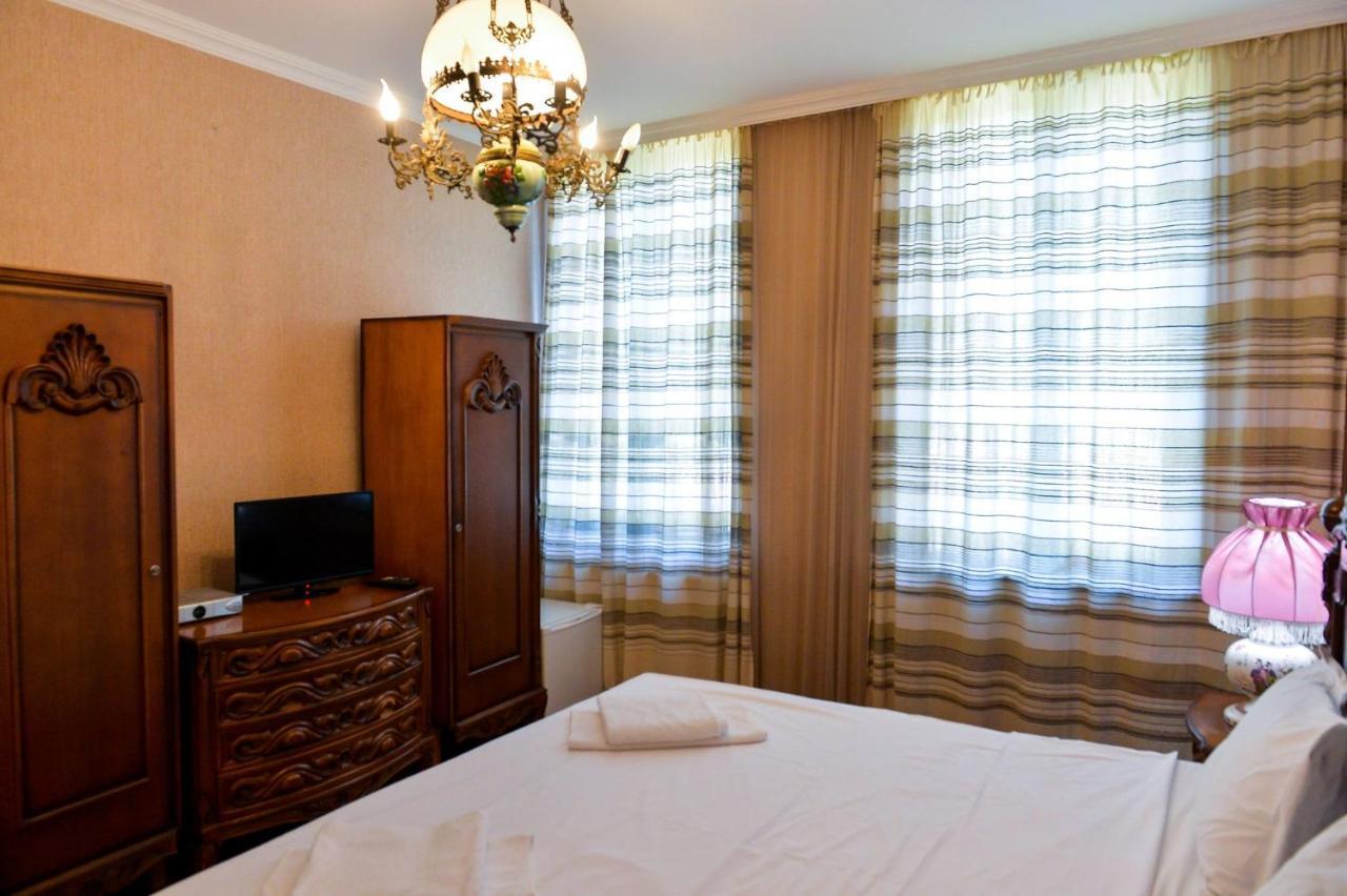 Chateau Chikovani Hotel Gordi Buitenkant foto