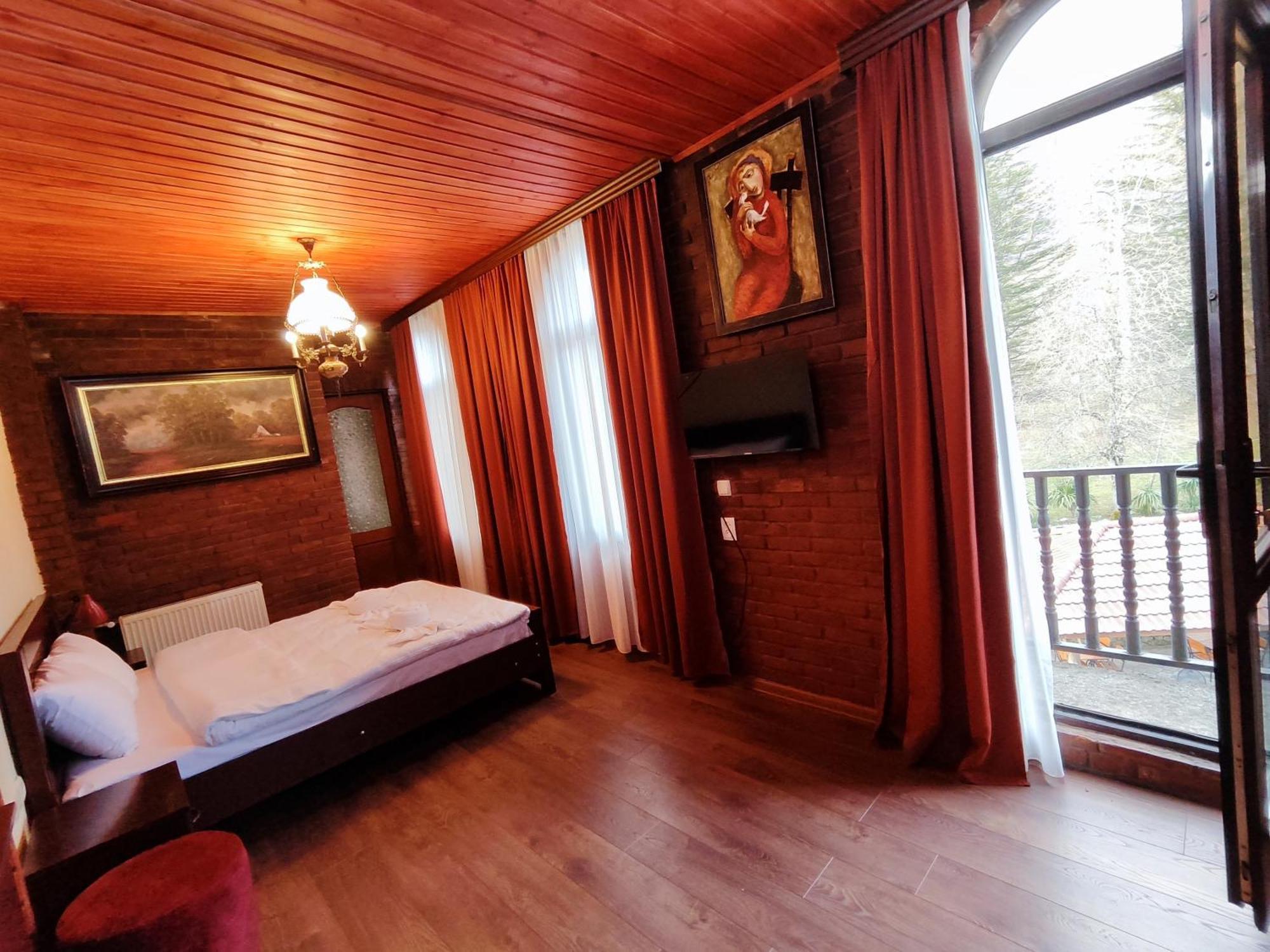 Chateau Chikovani Hotel Gordi Buitenkant foto