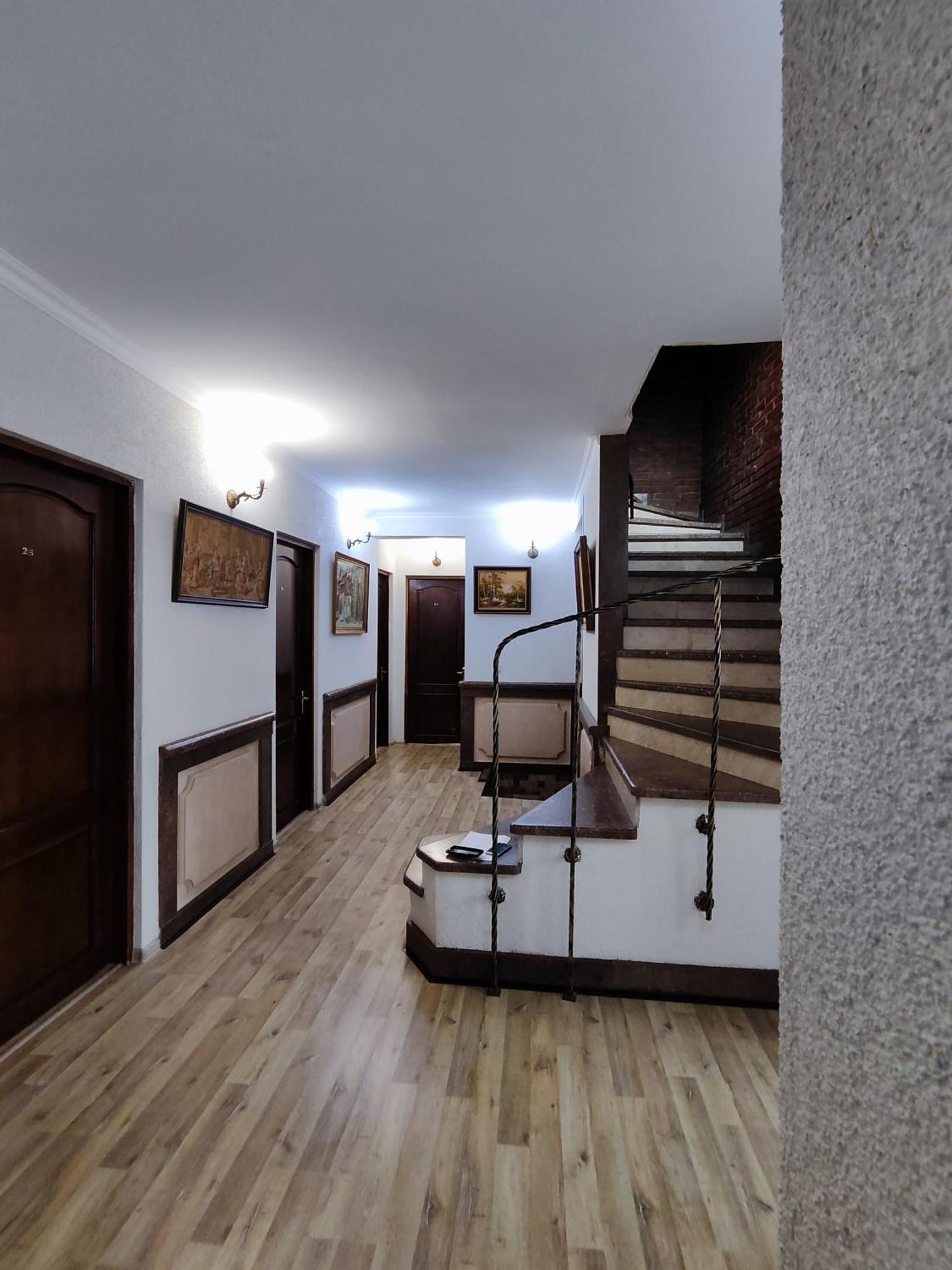 Chateau Chikovani Hotel Gordi Buitenkant foto
