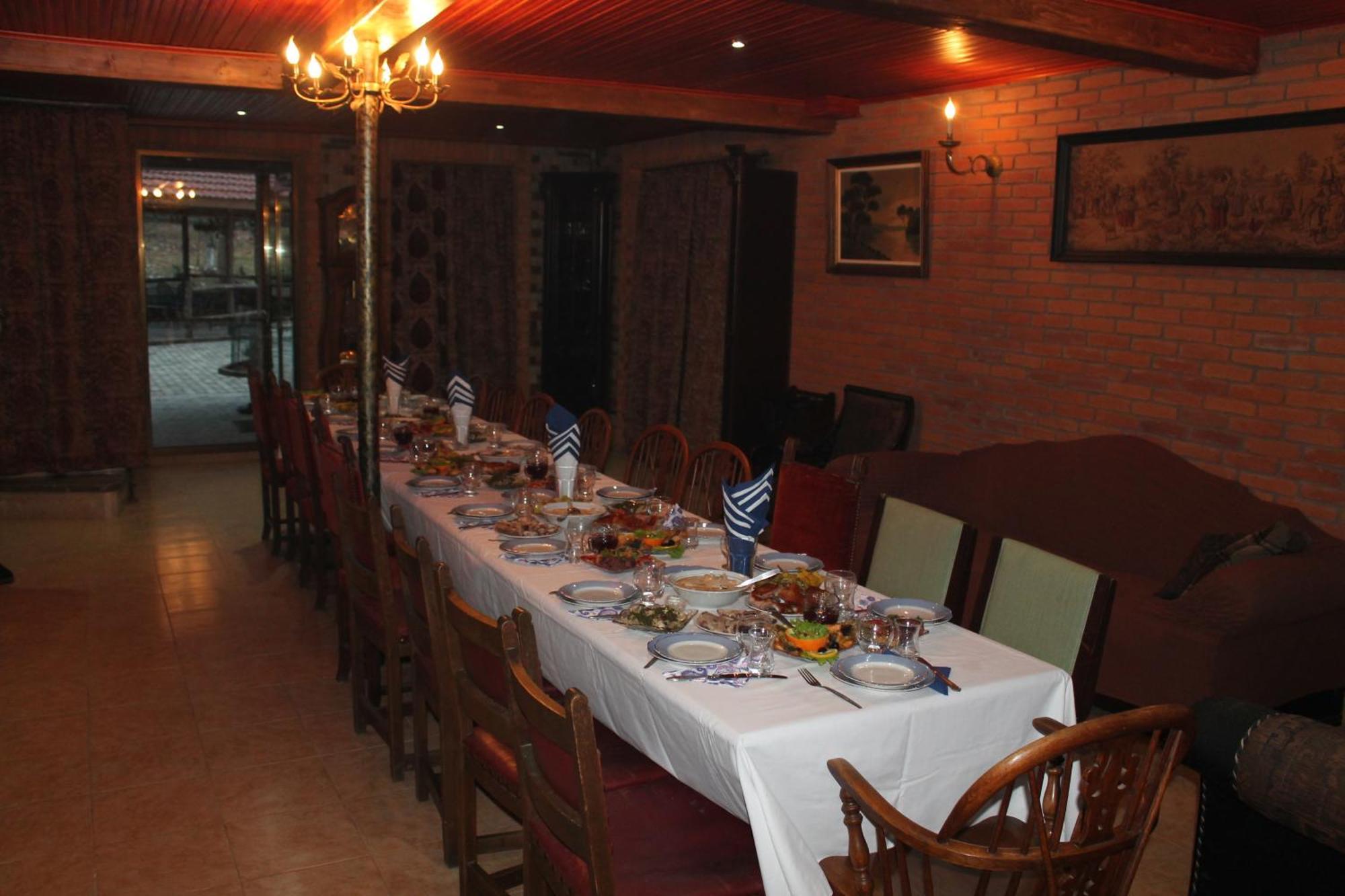 Chateau Chikovani Hotel Gordi Buitenkant foto