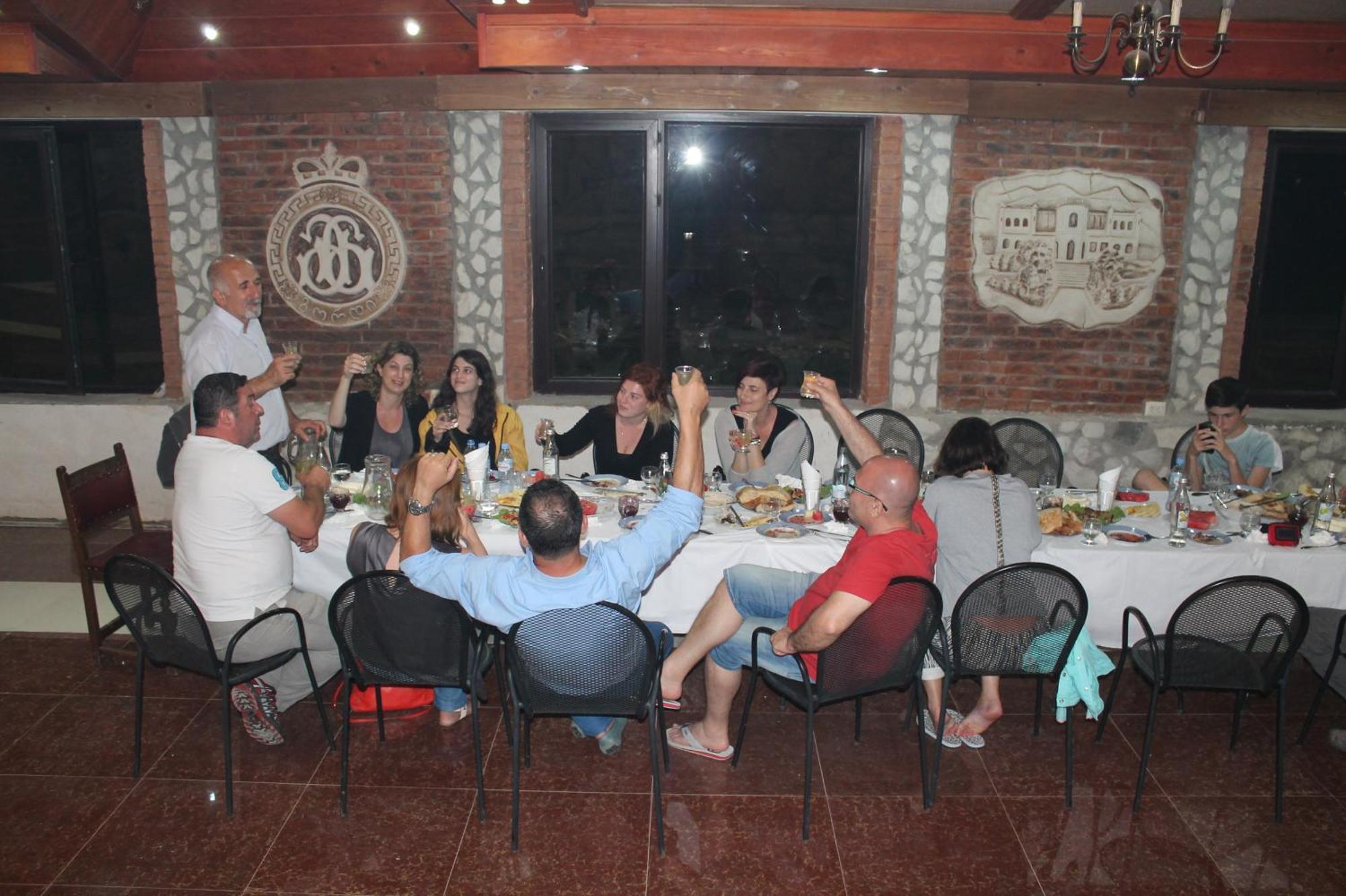 Chateau Chikovani Hotel Gordi Buitenkant foto