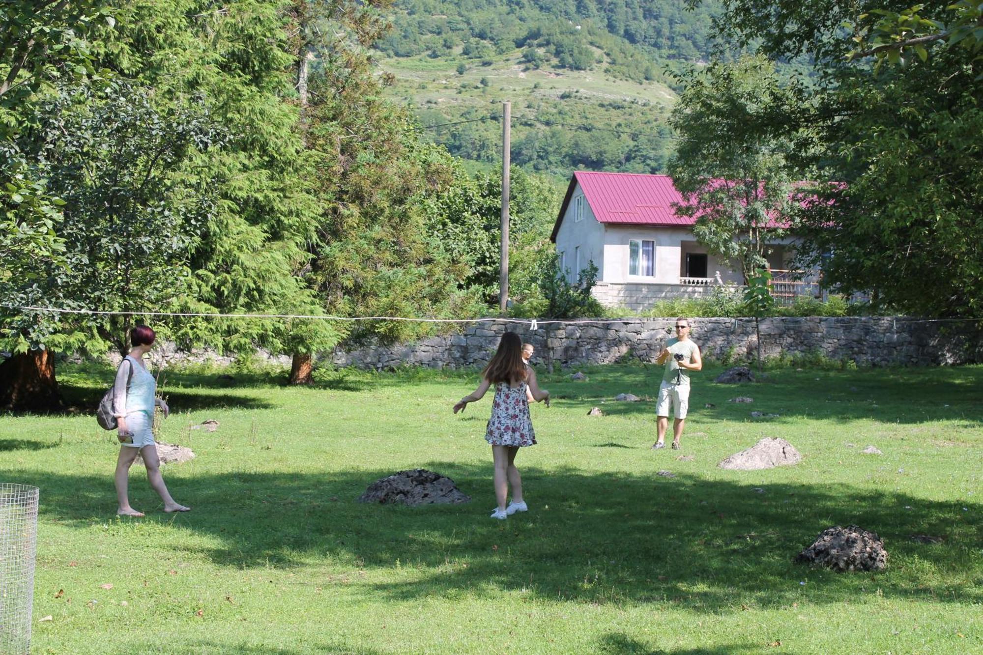 Chateau Chikovani Hotel Gordi Buitenkant foto