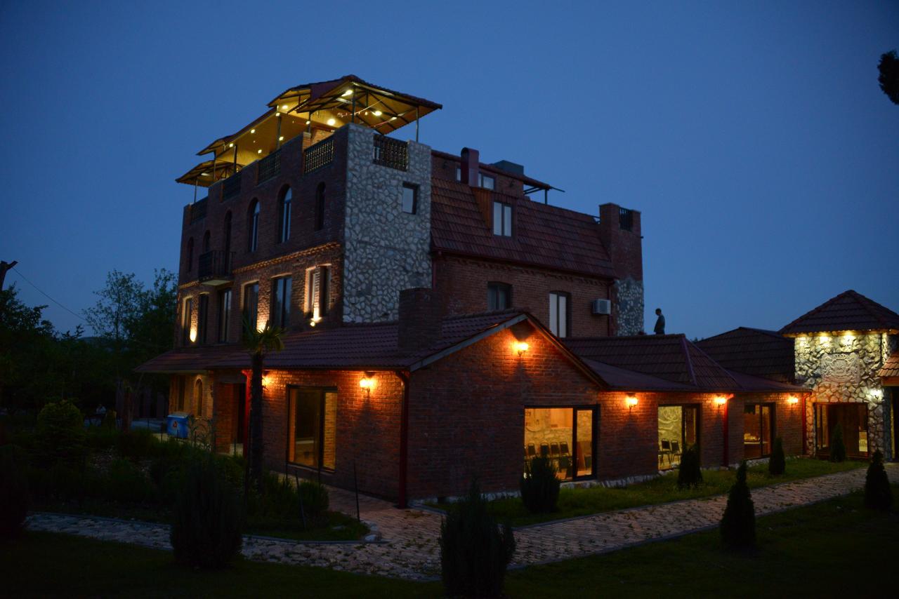 Chateau Chikovani Hotel Gordi Buitenkant foto