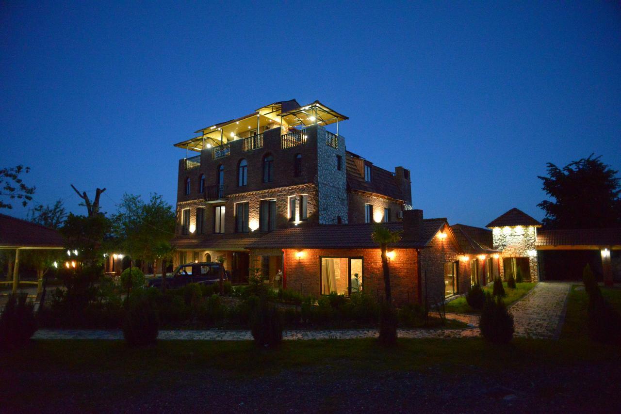 Chateau Chikovani Hotel Gordi Buitenkant foto