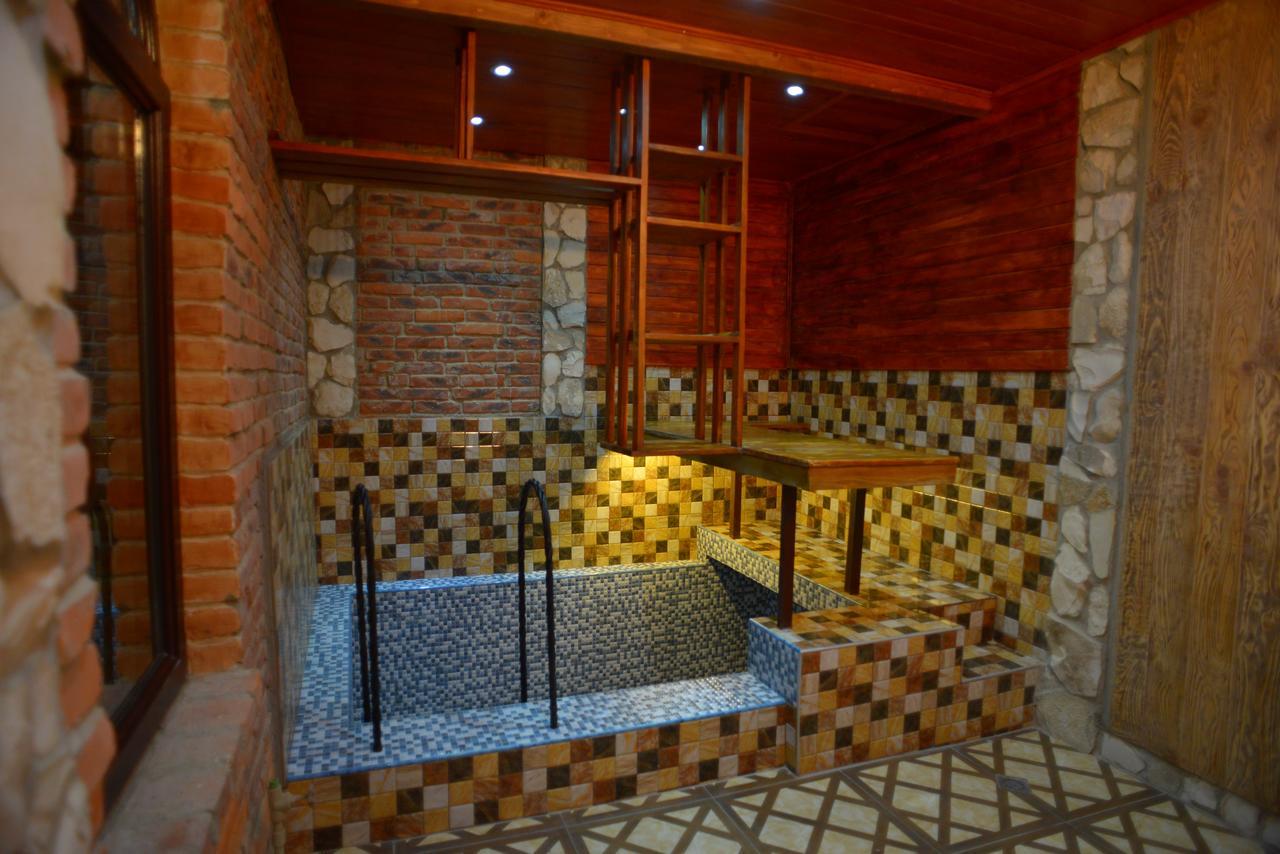 Chateau Chikovani Hotel Gordi Buitenkant foto