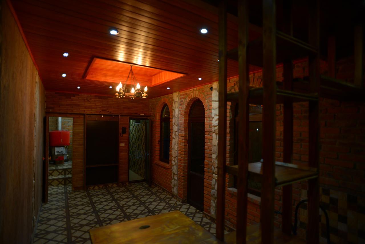 Chateau Chikovani Hotel Gordi Buitenkant foto