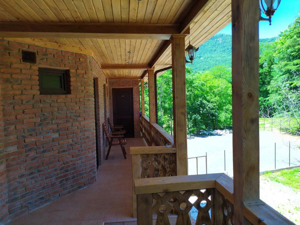 Chateau Chikovani Hotel Gordi Buitenkant foto
